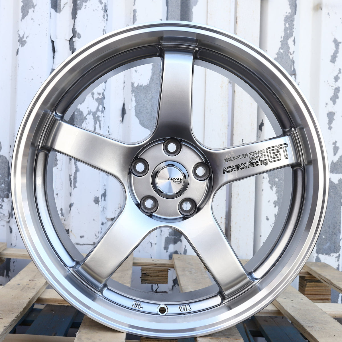 AVN-1 | Advan Racing GT Style Wheels | Hyper Black Machined Lip