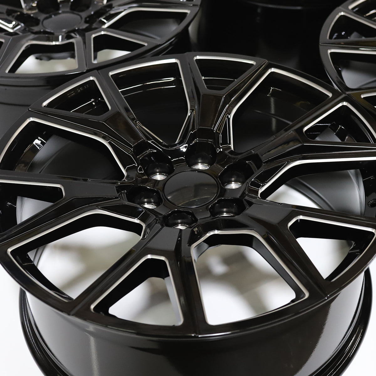 GM05 | GMC Sierra / Yukon Style Wheels | Black Milled