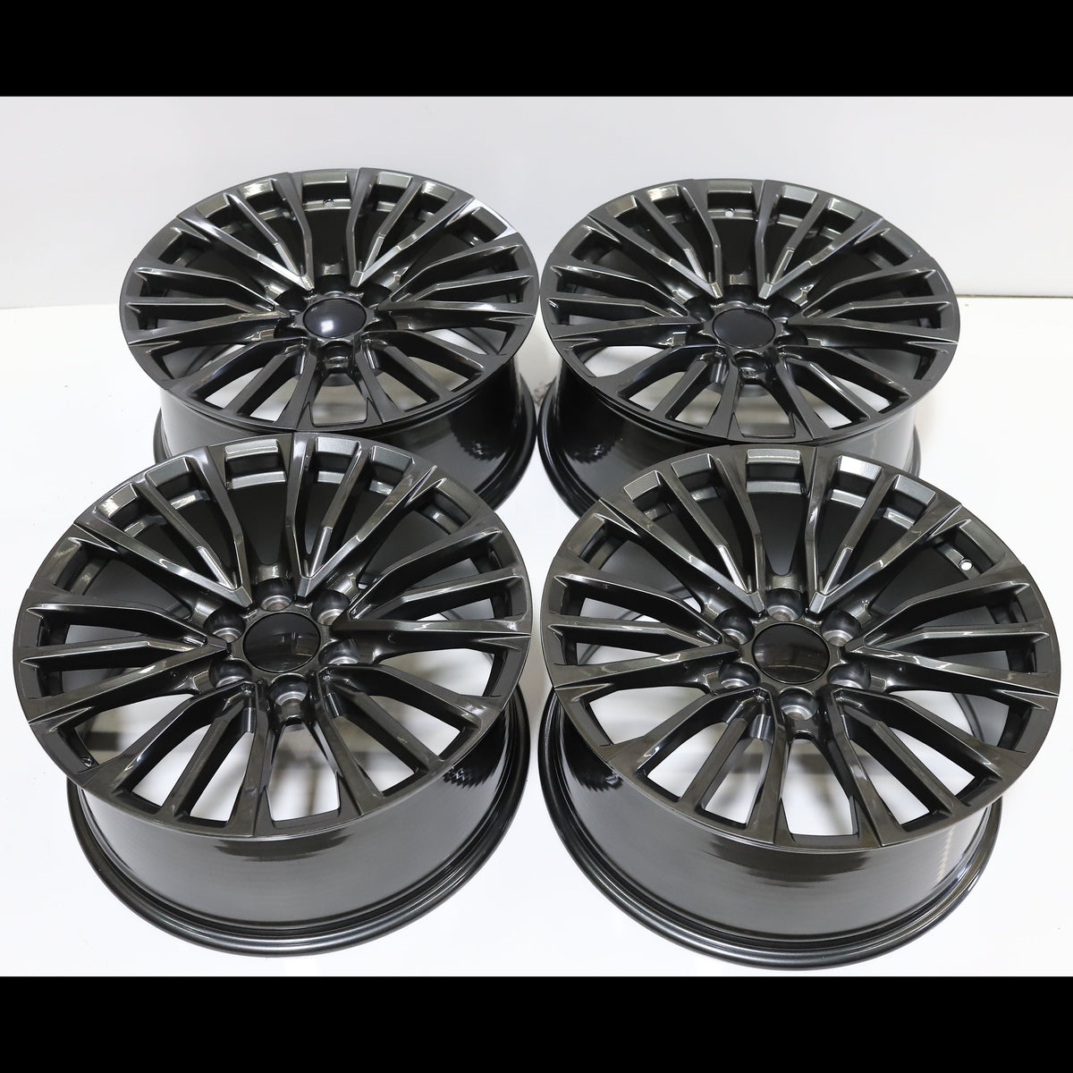 CD01 | Cadillac Escalade Platinum Sport Style Wheels | Grey