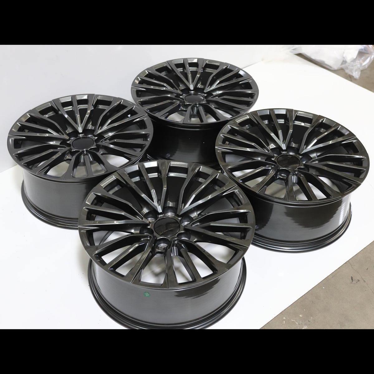CD01 | Cadillac Escalade Platinum Sport Style Wheels | Grey