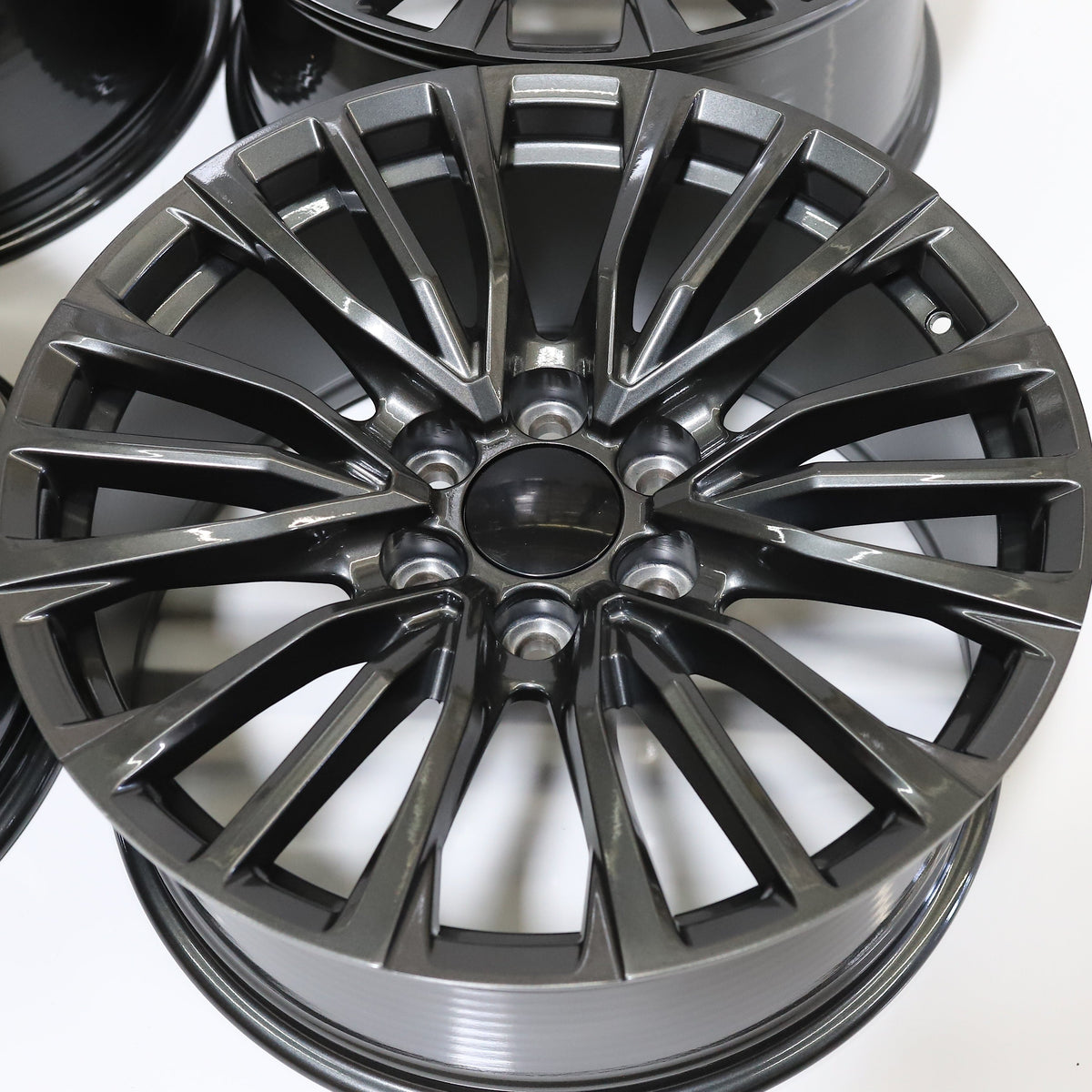 CD01 | Cadillac Escalade Platinum Sport Style Wheels | Grey