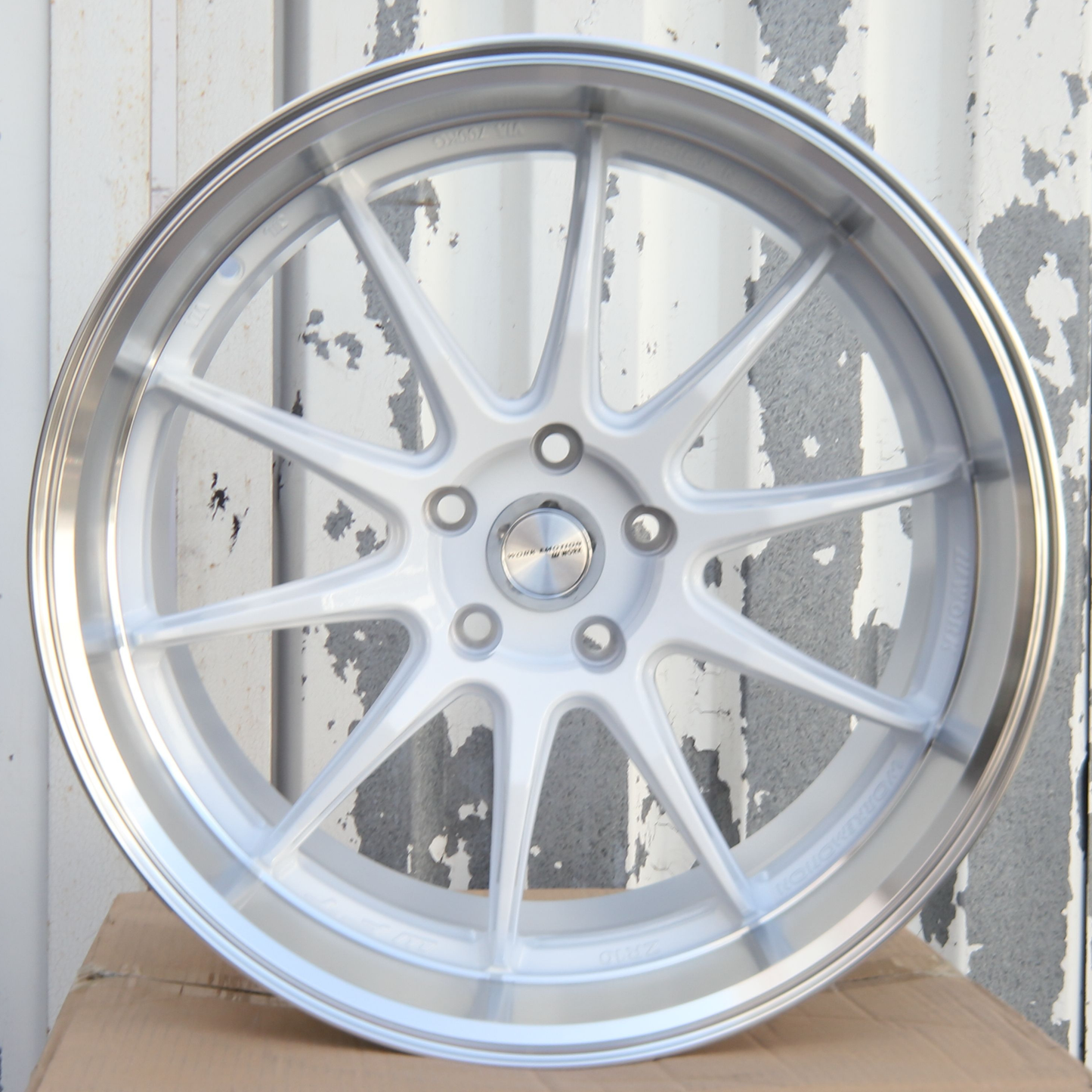 19" Gloss White Machine Lip 19x10.5" Wheels (5x113)