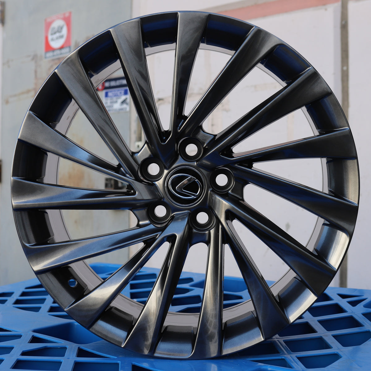 LX04 | Lexus F Sport Style Wheels | Hyper Black